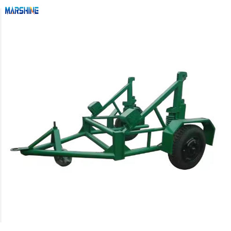 ¿Qué pasos se siguen al cargar tambores de cable en un remolque?